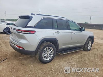 Trzecie zdjęcie samochodu z tyłu: 2025 JEEP GRAND CHEROKEE LAREDO VIN:1C4RJGAGXSC324843 - miniatura