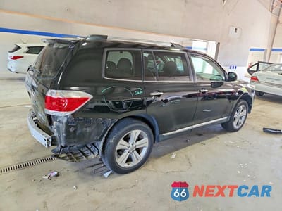 Trzecie zdjęcie samochodu z tyłu: 2013 TOYOTA HIGHLANDER LIMITED VIN:5TDDK3EH0DS224528 - miniatura