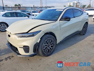 2025 FORD MUSTANG MACH-E PREMIUM 3FMTK3R79SMA21756 - główne zdjęcie licytacji z USA - miniatura