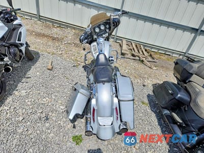Zdjęcie 6 z 9 samochodu: 2010 HARLEY-DAVIDSON FLHX VIN:1HD1KB417AB601049 - miniatura