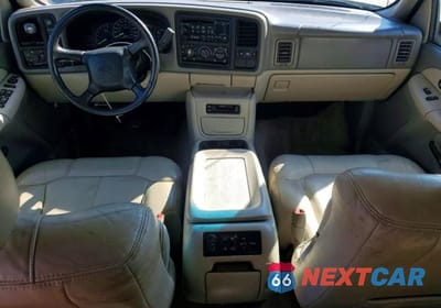 Zdjęcie 8 z 13 samochodu: 2000 CHEVROLET SUBURBAN K1500 VIN:3GNFK16T4YG124962 - miniatura