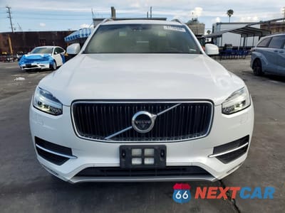 Piąte zdjęcie samochodu w środku: 2019 VOLVO XC90 T6 MOMENTUM VIN:YV4A22PKXK1420425 - miniatura