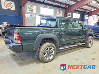 Trzecie zdjęcie samochodu z tyłu: 2011 TOYOTA TACOMA DOUBLE CAB VIN:5TFLU4EN8BX013229 - miniatura