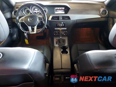Zdjęcie 8 z 12 samochodu: 2013 MERCEDES-BENZ C 250 VIN:WDDGF4HB6DA757615 - miniatura