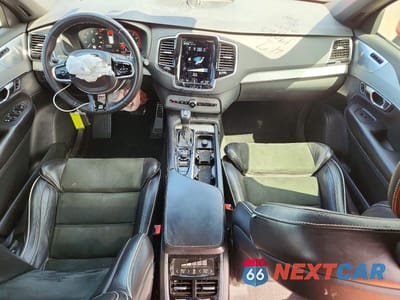 Zdjęcie 8 z 13 samochodu: 2016 VOLVO XC90 T6 VIN:YV4A22PM6G1081669 - miniatura