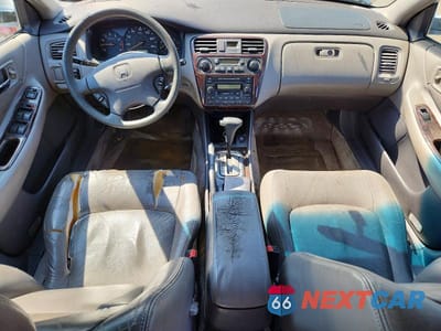 Zdjęcie 8 z 12 samochodu: 2002 HONDA ACCORD EX VIN:1HGCG16552A052739 - miniatura