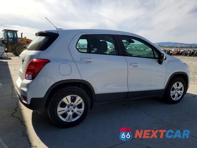 Trzecie zdjęcie samochodu z tyłu: 2017 CHEVROLET TRAX LS VIN:KL7CJKSB8HB174254 - miniatura