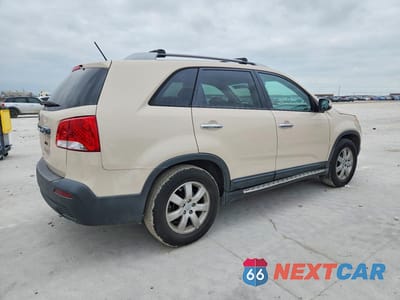 Trzecie zdjęcie samochodu z tyłu: 2012 KIA SORENTO LX VIN:5XYKT4A64CG210240 - miniatura