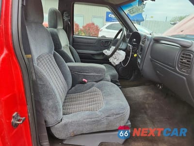 Zdjęcie 10 z 13 samochodu: 1999 CHEVROLET S TRUCK S10 VIN:1GCCS1445X8105283 - miniatura