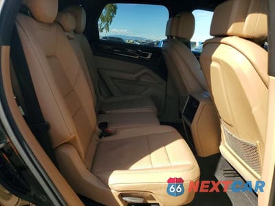 Zdjęcie 10 z 12 samochodu: 2019 PORSCHE CAYENNE VIN:WP1AA2AYXKDA07016 - miniatura