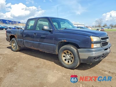 Czwarte zdjęcie samochodu z boku: 2006 CHEV SILVERADO C1500 VIN:1GCEC19X36Z247598 - miniatura