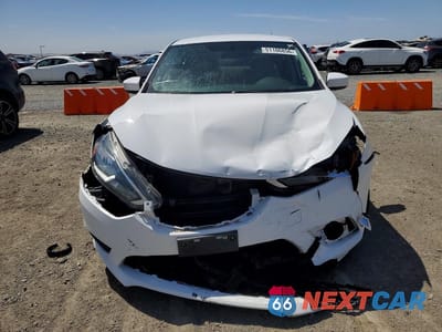 Piąte zdjęcie samochodu w środku: 2017 NISSAN SENTRA S VIN:3N1AB7AP6HY311763 - miniatura