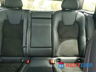 Zdjęcie 10 z 12 samochodu: 2018 VOLVO XC60 T6 R-DESIGN VIN:LYVA22RM9JB110601 - miniatura