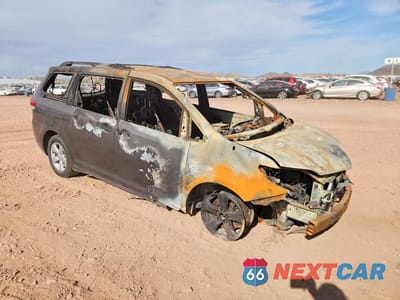 Czwarte zdjęcie samochodu z boku: 2012 TOYOTA SIENNA LE 8-PASSENGER VIN:5TDKK3DC2CS182889 - miniatura