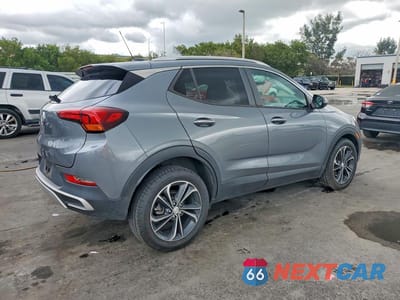 Trzecie zdjęcie samochodu z tyłu: 2021 BUICK ENCORE GX SELECT VIN:KL4MMDSL7MB066120 - miniatura