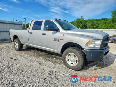 Czwarte zdjęcie samochodu z boku: 2016 RAM 2500 ST VIN:3C6UR5HJ6GG381142 - miniatura