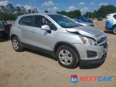 Czwarte zdjęcie samochodu z boku: 2016 CHEVROLET TRAX LS VIN:3GNCJKSB1GL266068 - miniatura