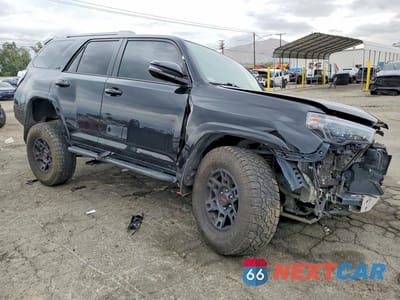 Czwarte zdjęcie samochodu z boku: 2018 TOYOTA 4RUNNER SR5 PREMIUM VIN:JTEBU5JR2J5507215 - miniatura