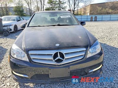 Piąte zdjęcie samochodu w środku: 2011 MERCEDES-BENZ C 300 4MATIC VIN:WDDGF8BB3BR136086 - miniatura