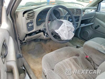 Zdjęcie 8 z 13 samochodu: 2001 CHEVROLET S TRUCK S10 VIN:1GCCS19W718114326 - miniatura
