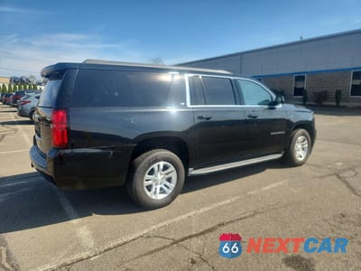 Trzecie zdjęcie samochodu z tyłu: 2017 CHEVROLET SUBURBAN K1500 LT VIN:1GNSKHKC6HR198512 - miniatura