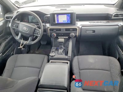 Zdjęcie 8 z 12 samochodu: 2025 TOYOTA TACOMA DOUBLE CAB VIN:3TMLB5JN8SM093400 - miniatura