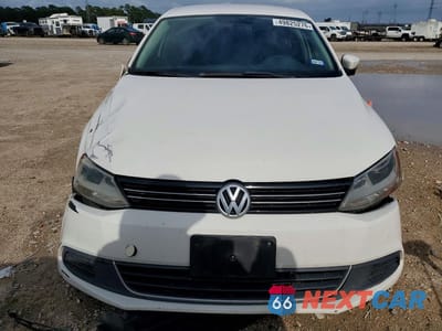 Piąte zdjęcie samochodu w środku: 2013 VOLKSWAGEN JETTA SE VIN:3VWDP7AJXDM375357 - miniatura