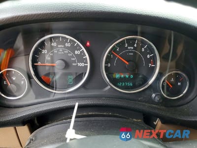 Zdjęcie 9 z 13 samochodu: 2013 JEEP WRANGLER UNLIMITED SAHARA VIN:1C4BJWEG8DL578057 - miniatura