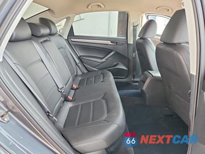 Zdjęcie 10 z 12 samochodu: 2017 VOLKSWAGEN PASSAT R-LINE VIN:1VWDT7A31HC031906 - miniatura