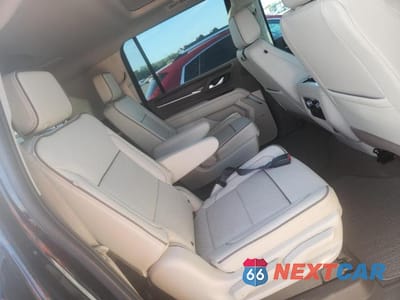 Zdjęcie 11 z 13 samochodu: 2024 GMC YUKON XL DENALI VIN:1GKS2JKL2RR313841 - miniatura