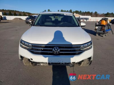 Piąte zdjęcie samochodu w środku: 2022 VOLKSWAGEN TIGUAN SE VIN:3VV2B7AX6NM038992 - miniatura