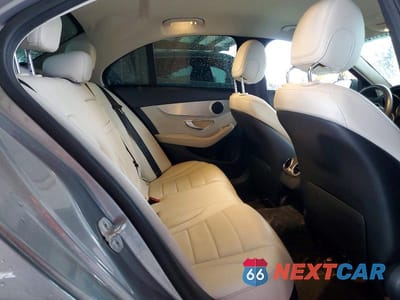 Zdjęcie 10 z 12 samochodu: 2015 MERCEDES-BENZ C 300 VIN:55SWF4JB4FU052692 - miniatura