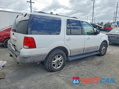 Trzecie zdjęcie samochodu z tyłu: 2003 FORD EXPEDITION XLT VIN:1FMFU15L43LB36461 - miniatura
