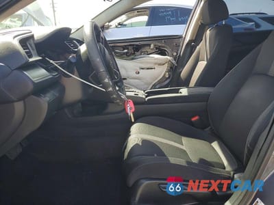 Zdjęcie 7 z 12 samochodu: 2017 HONDA CIVIC LX VIN:2HGFC2F51HH518319 - miniatura