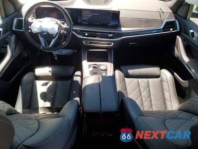 Zdjęcie 8 z 12 samochodu: 2025 BMW X5 XDRIVE50E VIN:5UX43EU04S9Y94498 - miniatura