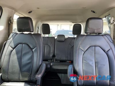 Zdjęcie 10 z 13 samochodu: 2018 CHRYSLER PACIFICA VIN:2C4RC1BG5JR110371 - miniatura