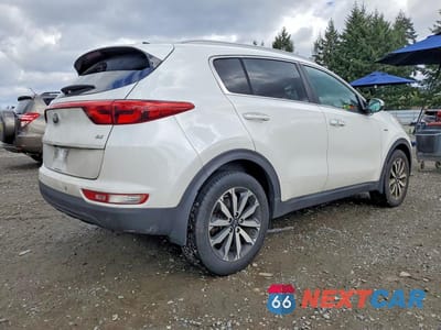 Trzecie zdjęcie samochodu z tyłu: 2017 KIA SPORTAGE EX VIN:KNDPNCAC3H7109064 - miniatura