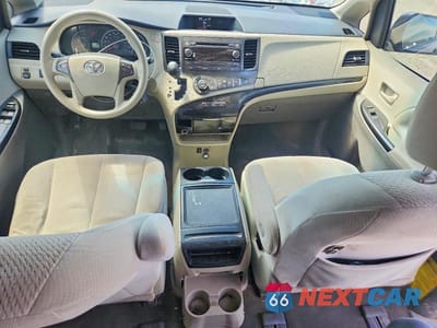 Zdjęcie 8 z 13 samochodu: 2013 TOYOTA SIENNA LE VIN:5TDJK3DC0DS063073 - miniatura