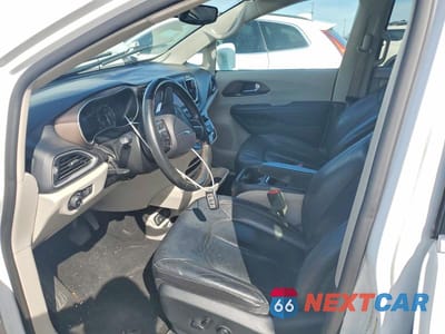 Zdjęcie 7 z 13 samochodu: 2019 CHRYSLER PACIFICA TOURING L VIN:2C4RC1BG3KR539803 - miniatura