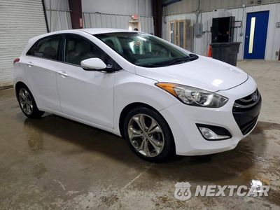 Czwarte zdjęcie samochodu z boku: 2015 HYUNDAI ELANTRA GT BASE VIN:KMHD35LH5FU238558 - miniatura