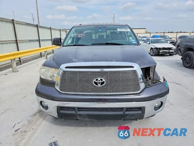 Piąte zdjęcie samochodu w środku: 2013 TOYOTA TUNDRA GRADE VIN:5TFRM5F16DX061682 - miniatura
