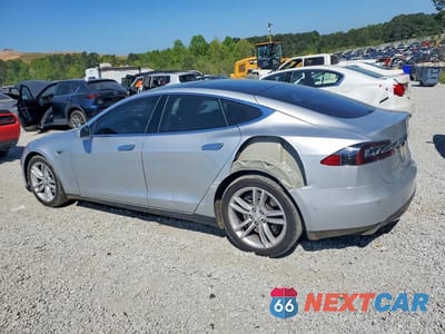 Drugie zdjęcie samochodu z przodu: 2015 TESLA MODEL S 85 VIN:5YJSA1H19FFP78672 - miniatura