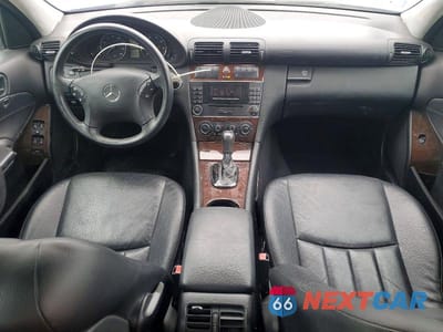 Zdjęcie 8 z 12 samochodu: 2005 MERCEDES-BENZ C 240 4MATIC VIN:WDBRF81J75F613067 - miniatura