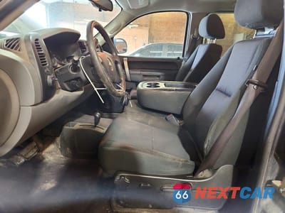 Zdjęcie 7 z 11 samochodu: 2010 CHEVROLET SILVERADO K1500 LS VIN:3GCRKREAXAG276996 - miniatura