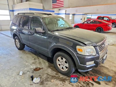 Czwarte zdjęcie samochodu z boku: 2010 FORD EXPLORER XLT VIN:1FMEU6DE1AUB02531 - miniatura