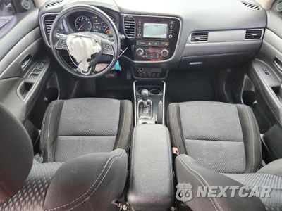 Zdjęcie 8 z 13 samochodu: 2017 MITSUBISHI OUTLANDER ES VIN:JA4AD2A30HZ015600 - miniatura