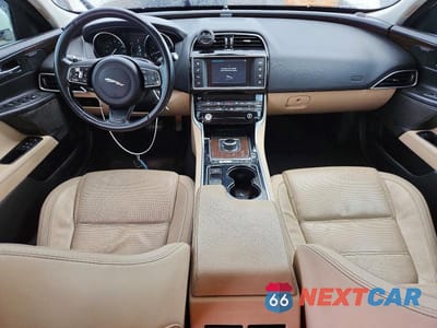 Zdjęcie 8 z 13 samochodu: 2017 JAGUAR XE PRESTIGE VIN:SAJAE4BV2HA953421 - miniatura