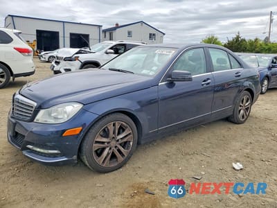 2013 MERCEDES-BENZ C 300 4MATIC WDDGF8AB9DR282044 - główne zdjęcie licytacji z USA - miniatura
