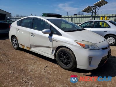 Czwarte zdjęcie samochodu z boku: 2013 TOYOTA PRIUS TWO VIN:JTDKN3DU0D5549859 - miniatura