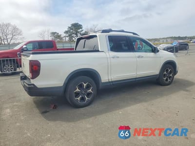 Trzecie zdjęcie samochodu z tyłu: 2017 HONDA RIDGELINE RTL VIN:5FPYK3F70HB002841 - miniatura